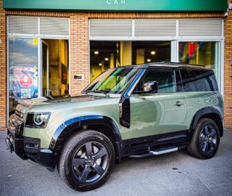 Land Rover Defender 90 D300 X-Dynamic HSE