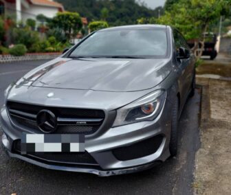 Mercedes-Benz 220 Shooting Break Orange edition