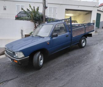 Toyota Hilux 2.4D como nova.